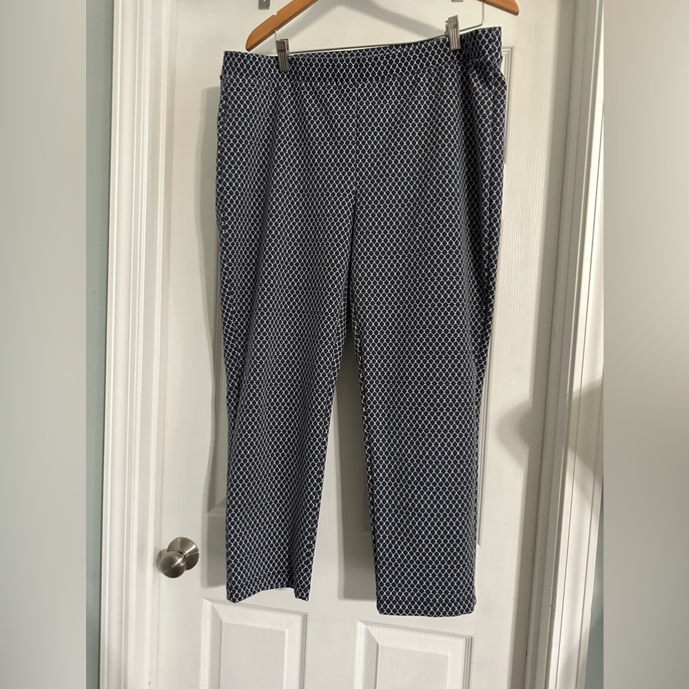 Chicos knit pattern pants. Size 3 (18W)